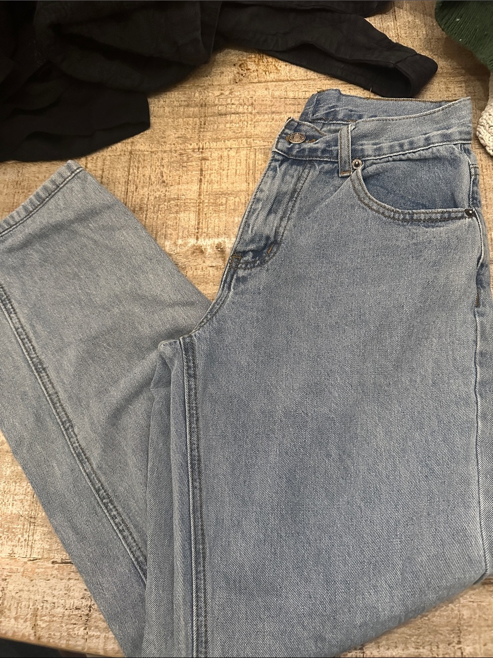 White fox low rise baggy jeans